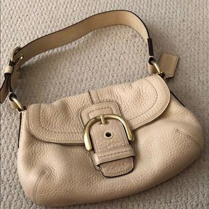GUC- Coach light beige pebbled leather bag